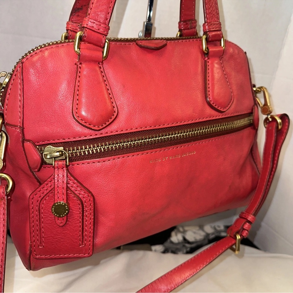 Marc by Marc Jacobs Pearl Red Leather Two-Way Bag with Crossbody Strap - Picture 3 of 14